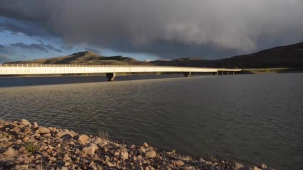 Blue Mesa Bridge Wayne N. Aspinall Storage enhet Colorado Curecanti National Recreation Area — Stockvideo