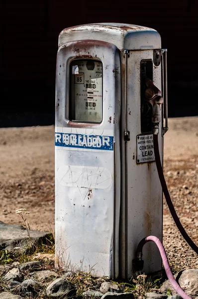 Ancienne pompe à carburant — Photo