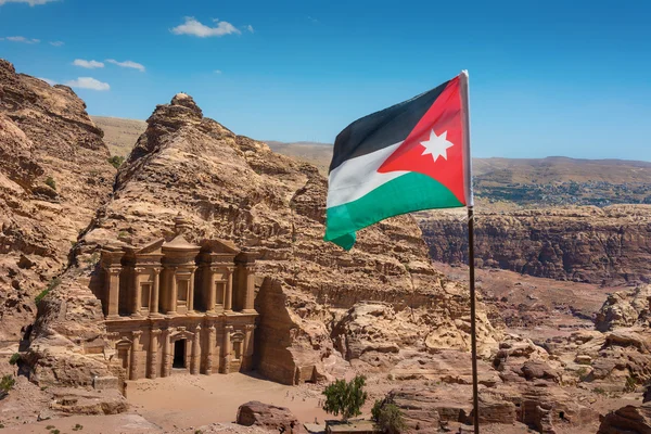 Al-Dayr grav del av den komplexa i Jordan Petra — Stockfoto