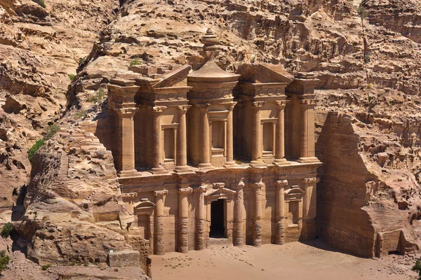 Al-Dayr grav del av den komplexa i Jordan Petra — Stockfoto