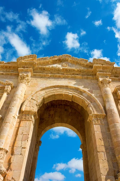 O Arco de Adriano em Jersah, na Jordânia — Fotografia de Stock