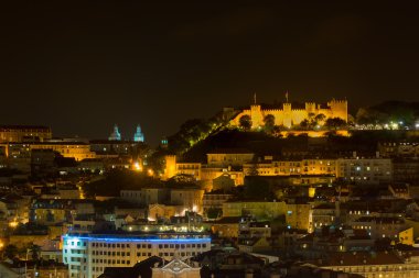 St George Castel Lizbon gece görünümü