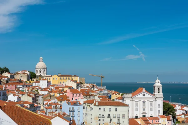 Panoramę Lizbony z kościoła Narodowego Panteonu i St Stephen (Igr — Zdjęcie stockowe