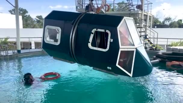 Kuantan Pahang Malasia Nov 2020 Participantes Identificados Entrenamiento Escape Submarino — Vídeos de Stock