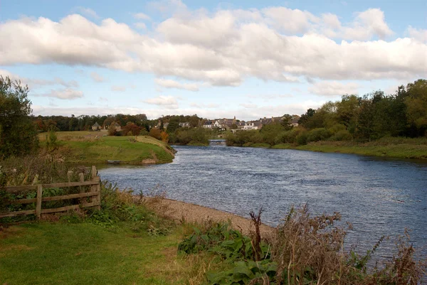 Ποταμός Tweed Και Πισίνα Διασταύρωση Στο Kelso Κοιτάζοντας Προς Βορρά — Φωτογραφία Αρχείου