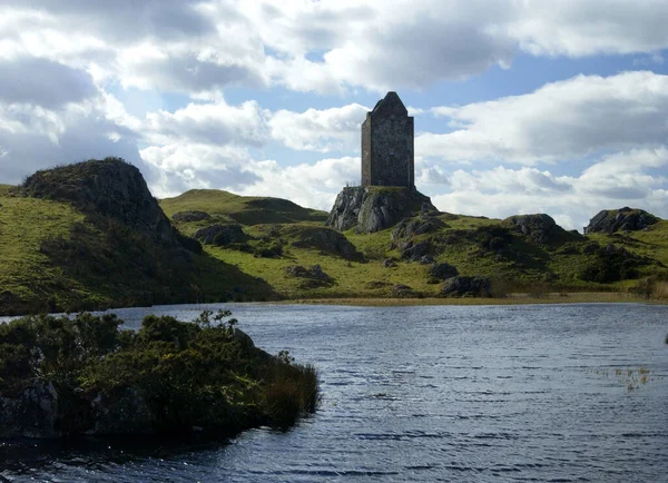 Ιστορικός Πύργος Smailholm Φθινόπωρο Στα Σύνορα Της Σκωτίας — Φωτογραφία Αρχείου