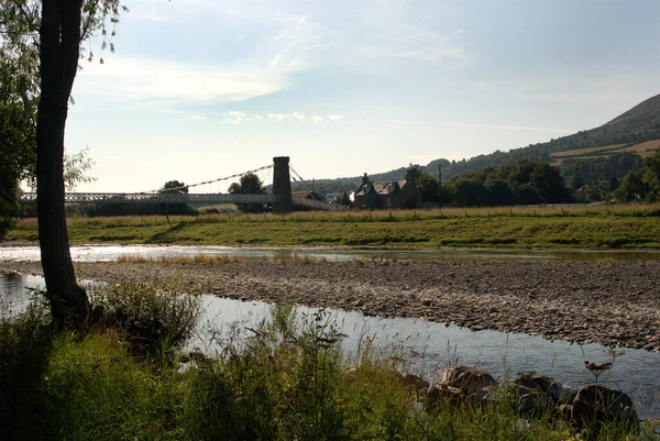 Chainbridge över floden Tweed vid Melrose från Gattonside — Stockfoto