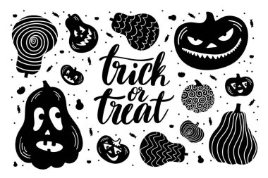 7. set, siyah beyaz el çizimi, Cadılar Bayramı illüstrasyonları. Vektör karalama ögeleri ve harf