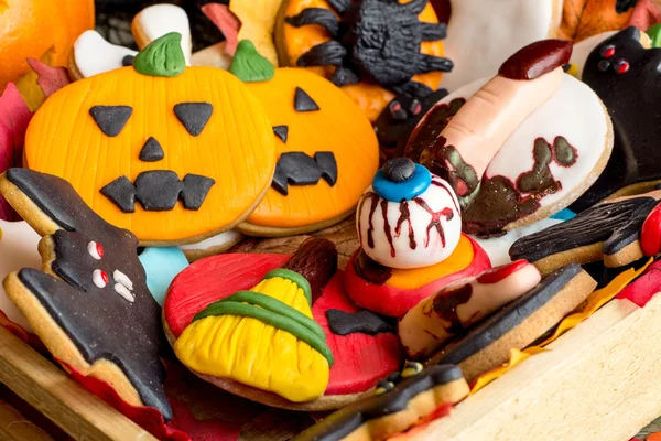 Varietà di biscotti creativi fatti in casa per Halloween — Foto Stock