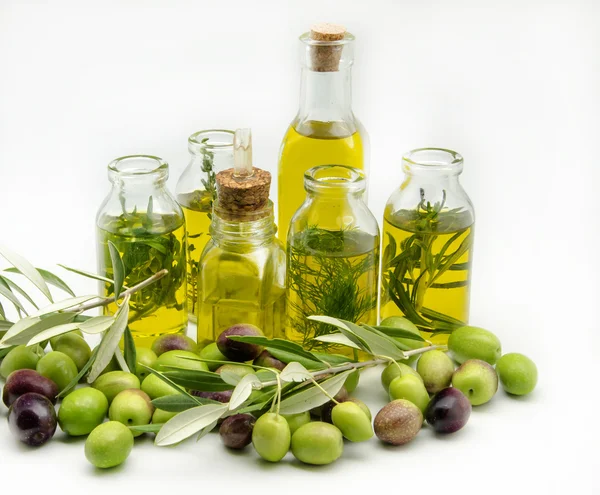 Додаткова незаймана оливкова олія — стокове фото