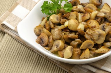 Kızarmış yağlı mantar