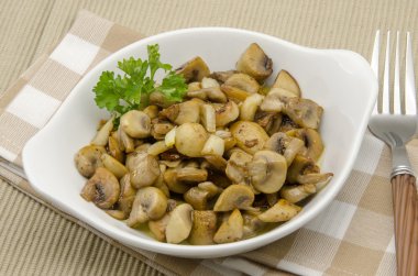 Kızarmış yağlı mantar