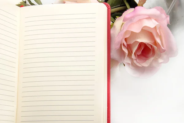 Notebook com flores — Fotografia de Stock
