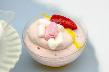 Köpük soğuk krem şanti