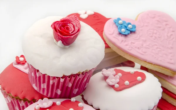 Butter cookiesn and cupcake — Stock Photo, Image