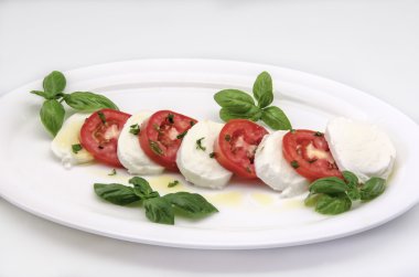 Caprese salatası