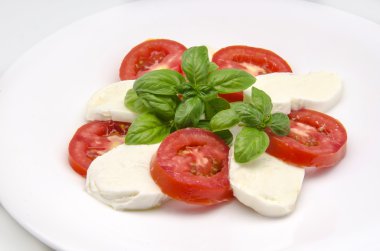 Caprese salatası
