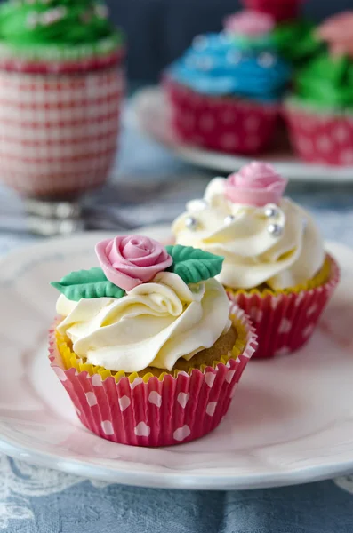 Cupcakes decorado colorido — Fotografia de Stock