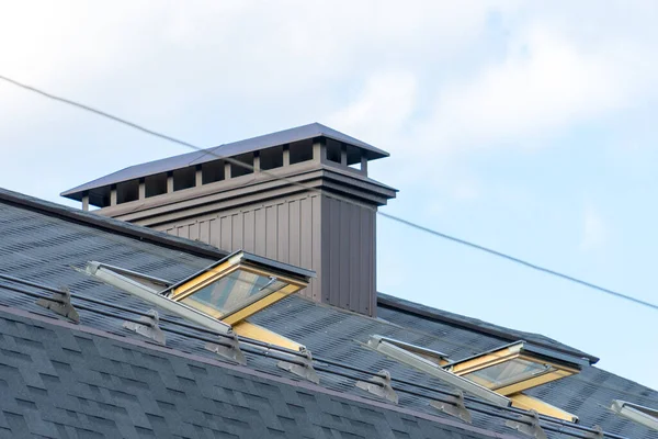 Photo Roof House Windows — Stock Photo, Image