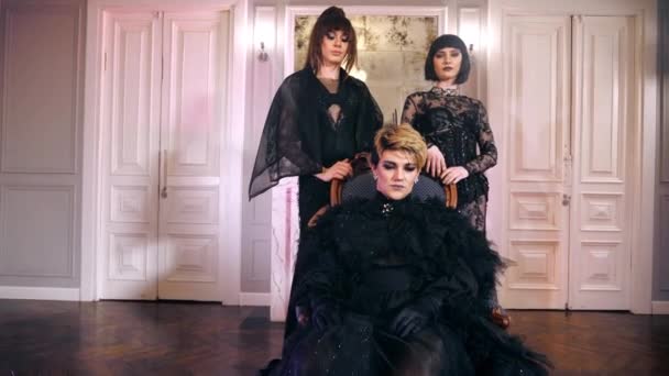 Qiz dostlarining jinsiy aloqa fotosuratlari