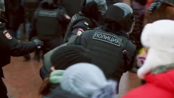 Detención personas huelga política protesta. apoyar a Alexey Navalny. Rusia Moscú — Vídeo de stock