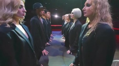 Yönetim kurulu yöneticileriyle iş adamlarını bilgilendirme konusunda görüştüm. Yuvarlak masa patronları..