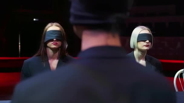 Sect blind group people blindfold eyes meditating. Ritual spiritism dark cult. – Stock-video