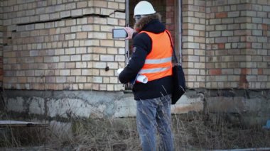Tablet Pc building yakınındaki ile Müfettiş bina filme