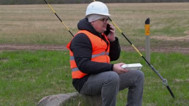 Gıda ve akıllı telefon ile sahada çalışan