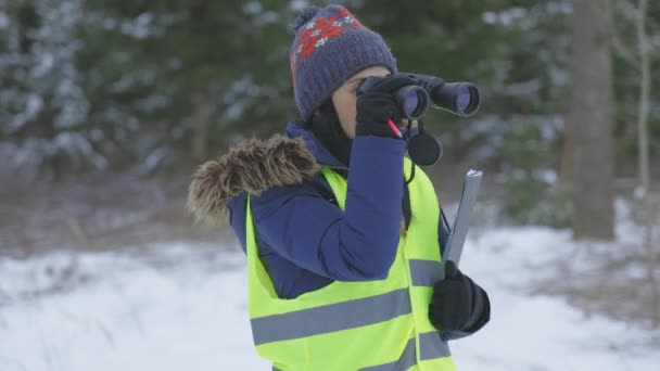 Female Forester Looking Binoculars Forest — Stock Video