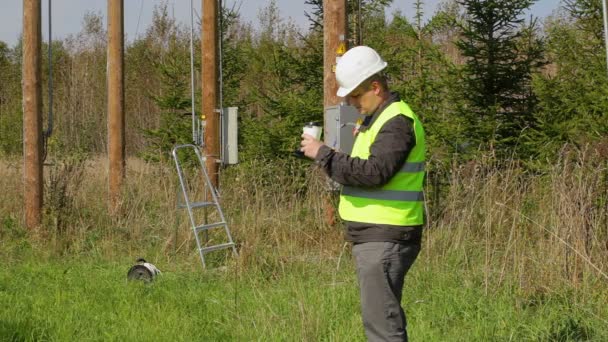 Électricien Ingénieur rédaction de documents — Video