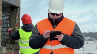 Tablet Pc ile işçi