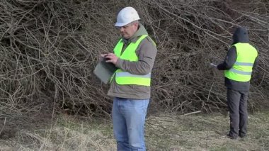 Orman mühendisleri ile tablet Pc ve cep telefonu