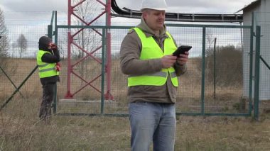 Tablet Pc ve çalışan mühendis