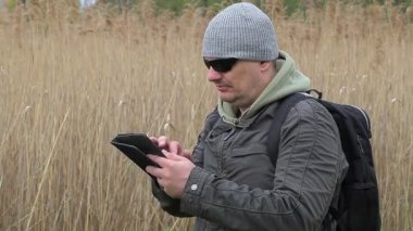 Baston yakın tablet Pc ile Yürüyüşçü