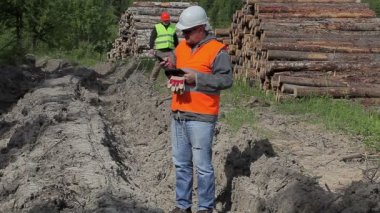 Orman memuru günlükleri cep telefonu ile yakın