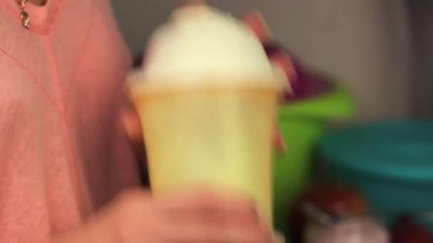 Shake Shaker für Frauen — Stockvideo