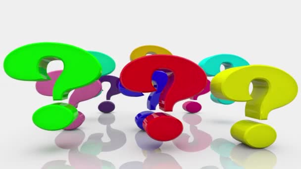 Punti interrogativi in vari colori sul bianco — Video Stock