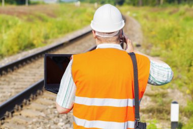 Smartphone ve dizüstü demiryoluna kullanarak tren mühendisi