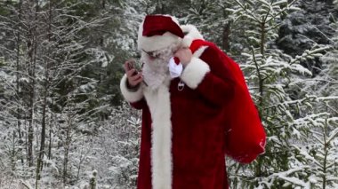 Noel Baba ile smarphone ormanda
