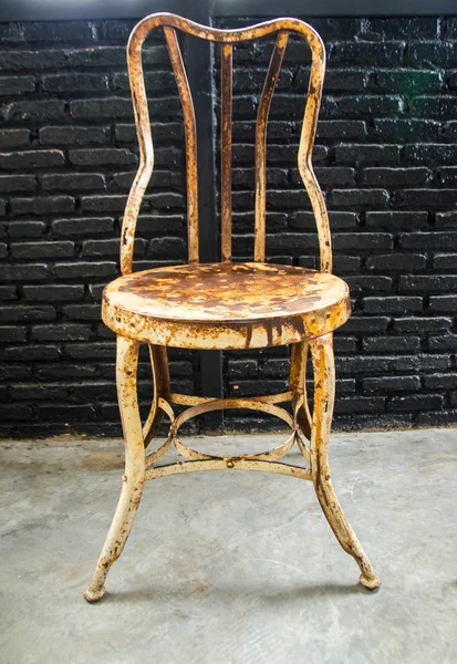 Staré kovové židle — Stock fotografie