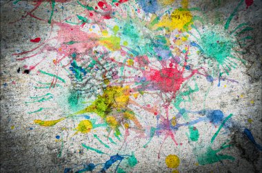 Eski çimento duvarla çok renkli