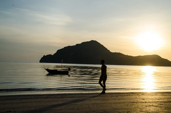 Waliking op het strand — Stockfoto