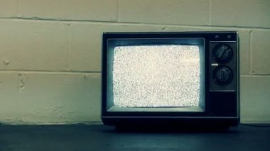 Retro televizyon ve statik