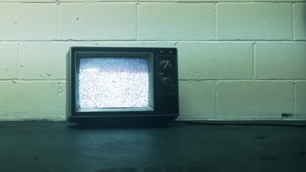 Retro televizyon ve statik — Stok video