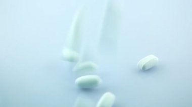 Uyuşturucu hap yüzeyinde dökme