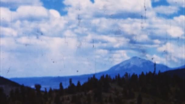 Bergpanorama (Archivbild aus den 1950er Jahren)) — Stockvideo