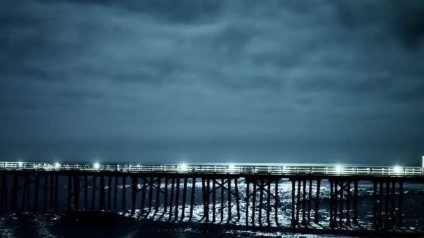 夜のタイムラプス桟橋 — ストック動画