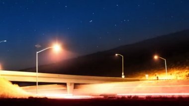 Gece hızlandırılmış Otoban Trafiği