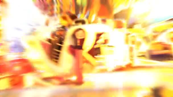 Fast Ride en Carnival Midway — Vídeo de stock